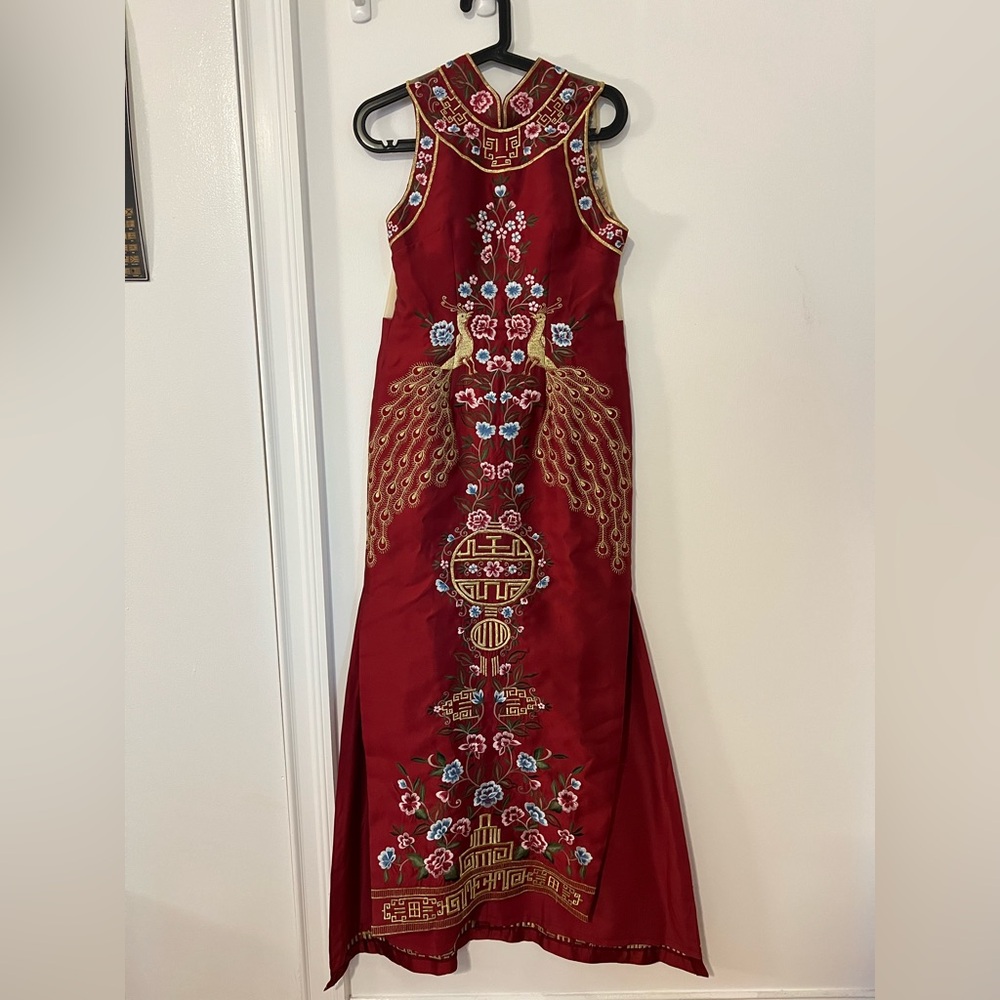 Elegant Red Embroidered Mandarin Collar Sleeveless Cheongsam Qipao Dress